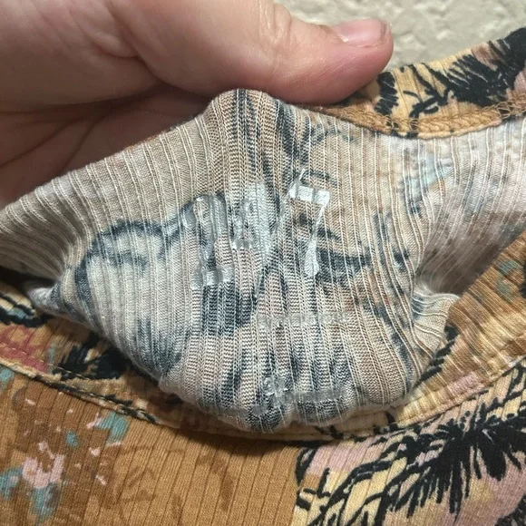 Floral Print Tank Top - Tan - Picture 4 of 9